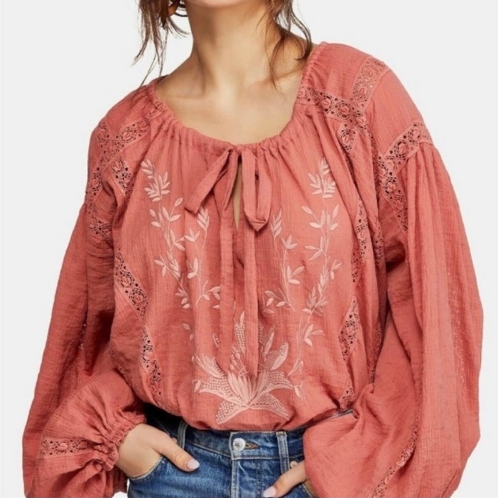 Like New Free People Coral Embroidered Peasant Blouse
